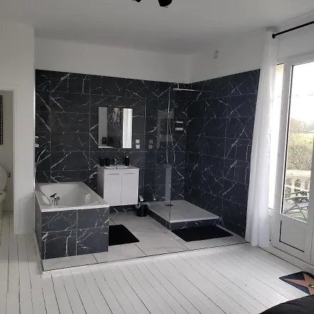 فندق مبيت وإفطار La Casa Des Frangins *