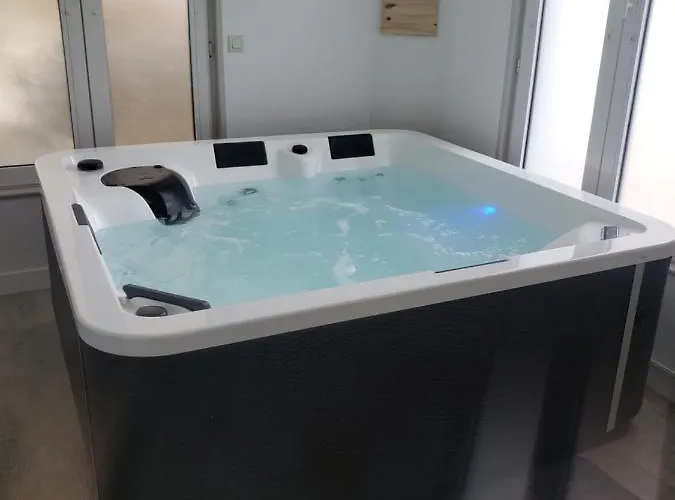 La Casa Des Frangins Bed & Breakfast *